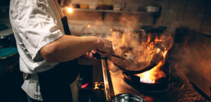 Cómo prevenir riesgos laborales en el sector de la hostelería